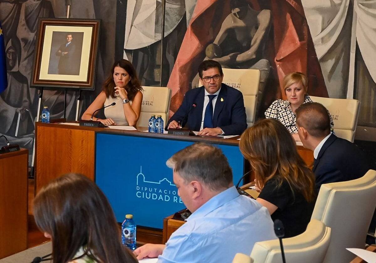 Miguel Ángel Valverde lors du pleno de la Diputación