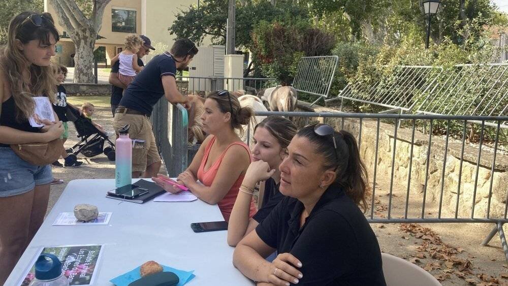 Stand associatif lors de l’événement à La Barben