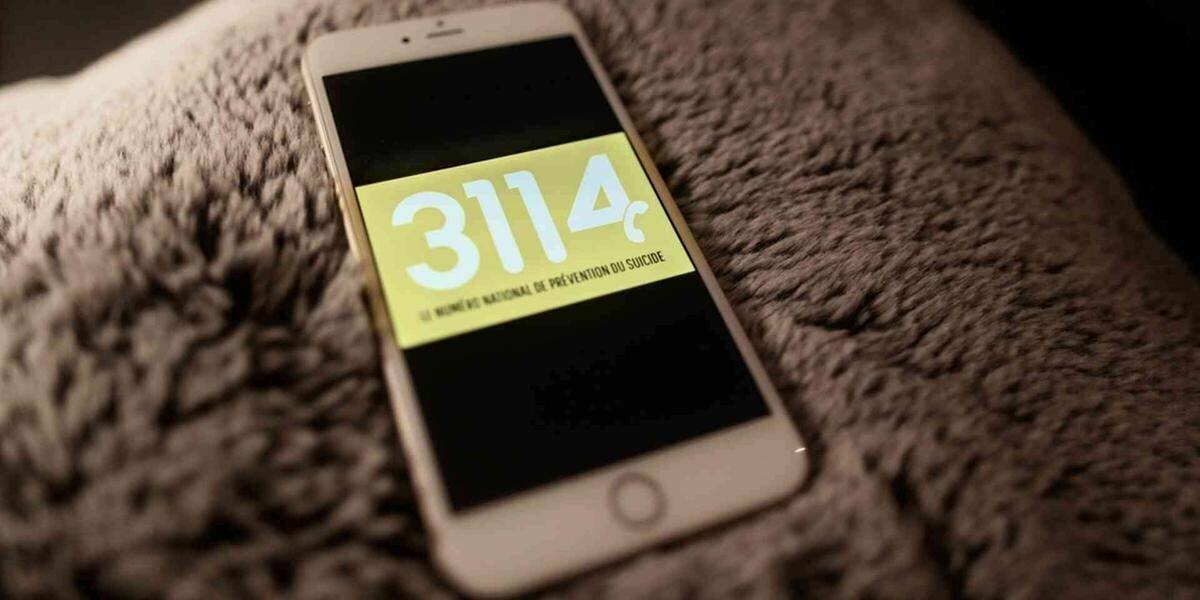 Parapluie jaune symbole de prévention du suicide