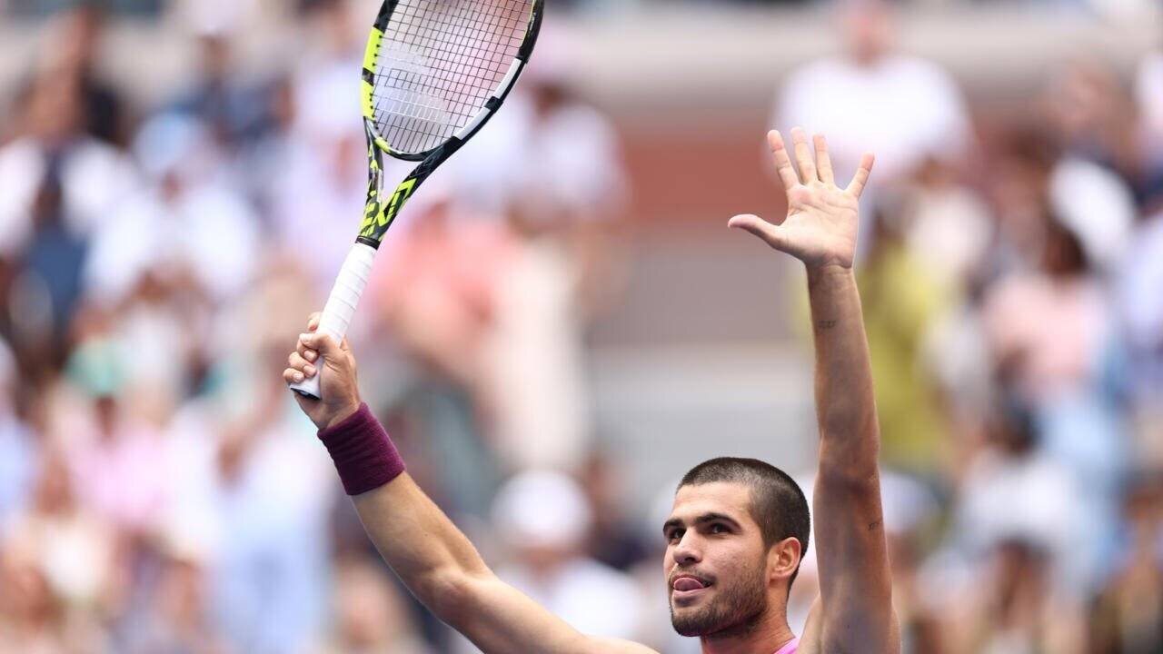 Carlos Alcaraz célébrant sa victoire à Flushing Meadows