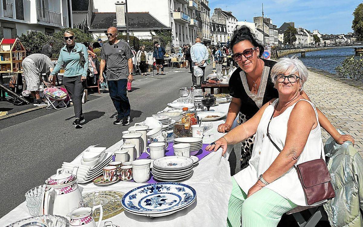 Vendeurs et visiteurs au Cap-Horn à Quimper