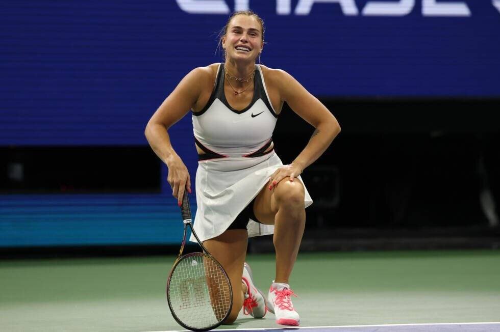 Sabalenka célèbre son titre en pleurs sur le court Arthur-Ashe