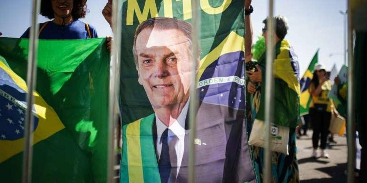 Des policiers et des soldats en alerte autour du défilé