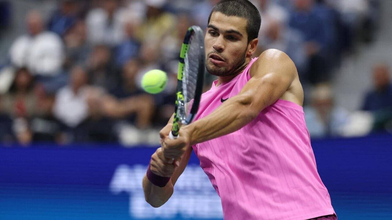 Carlos Alcaraz célébrant sa victoire à New York