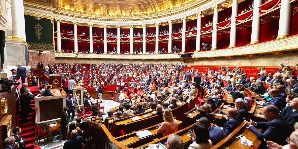 Vue générale de l’Assemblée nationale pendant le vote de confiance