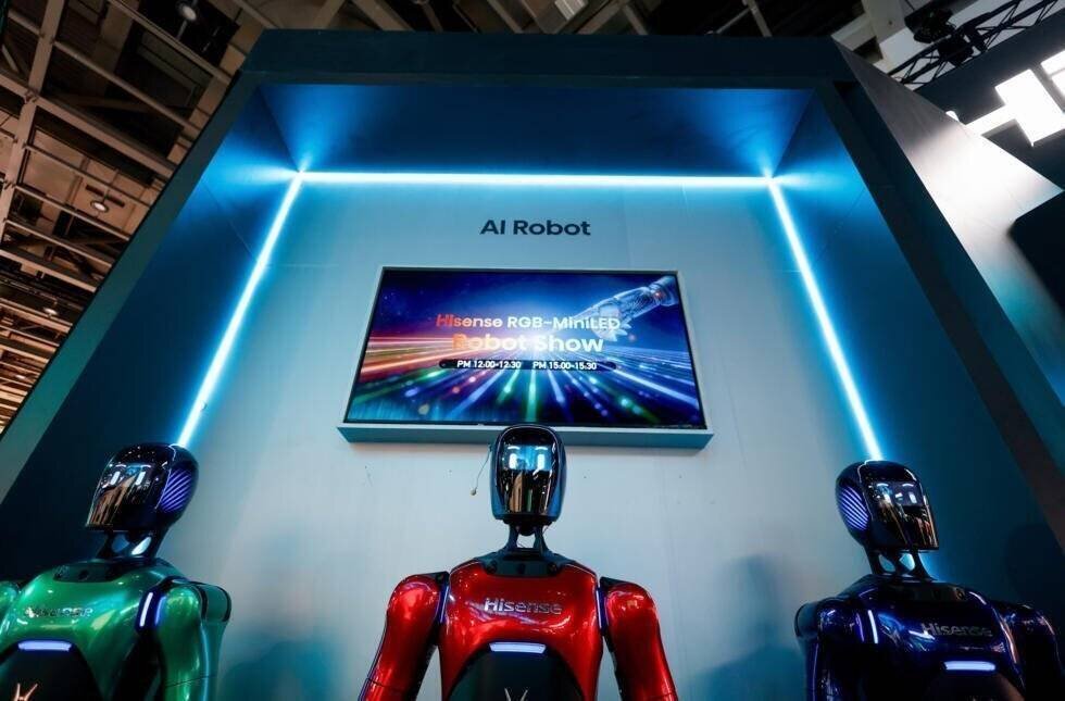 Robots et technologies exposés par Hisense au stand