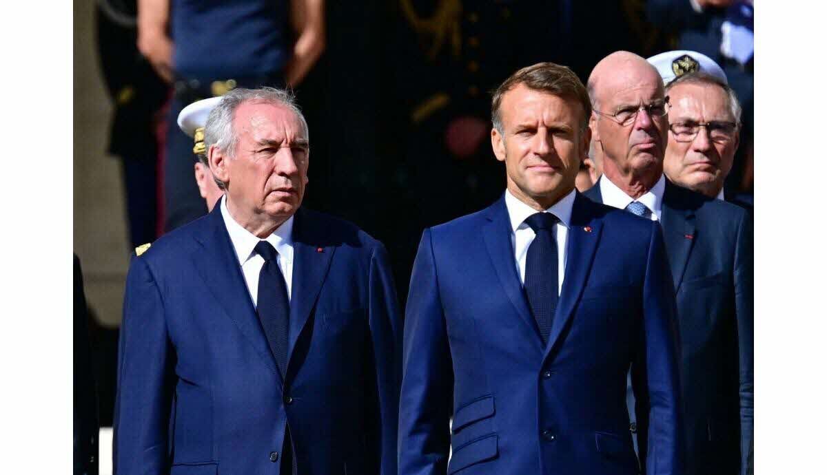 Bayrou lors d’un déplacement après l’annonce