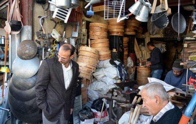 Vue historique du marché Al-Manakhilya à Damas