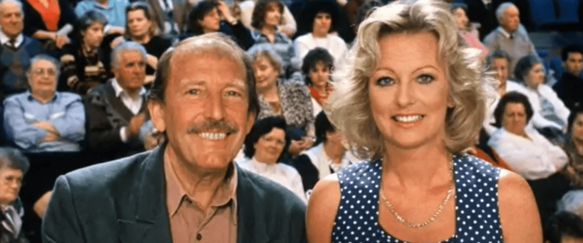 Charly Oleg au piano, figure emblématique de Tournez Manège