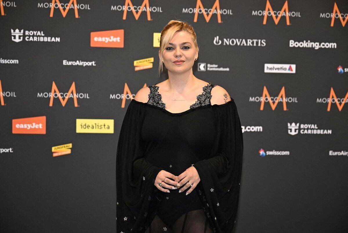 Louane lors d’un entretien sur sa maladie auto-immune