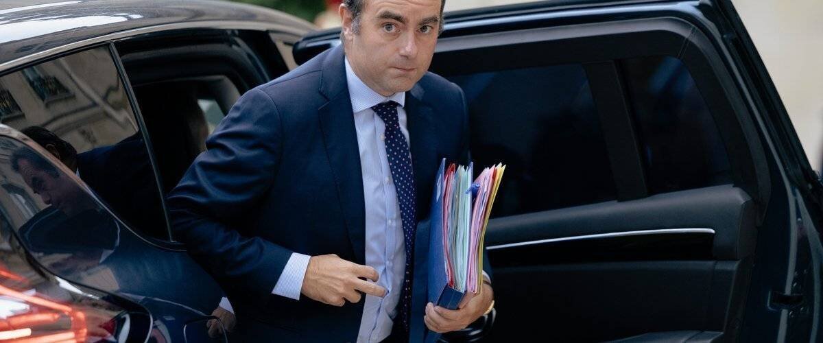 Portrait du nouveau Premier ministre Sébastien Lecornu