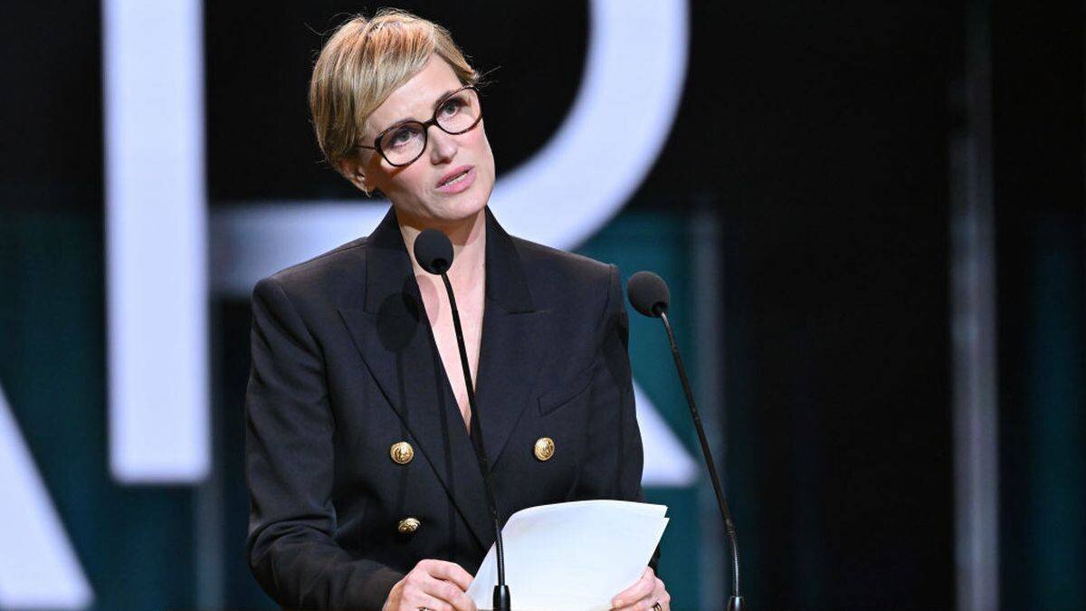 Portrait de Judith Godrèche lors d'une actualité judiciaire