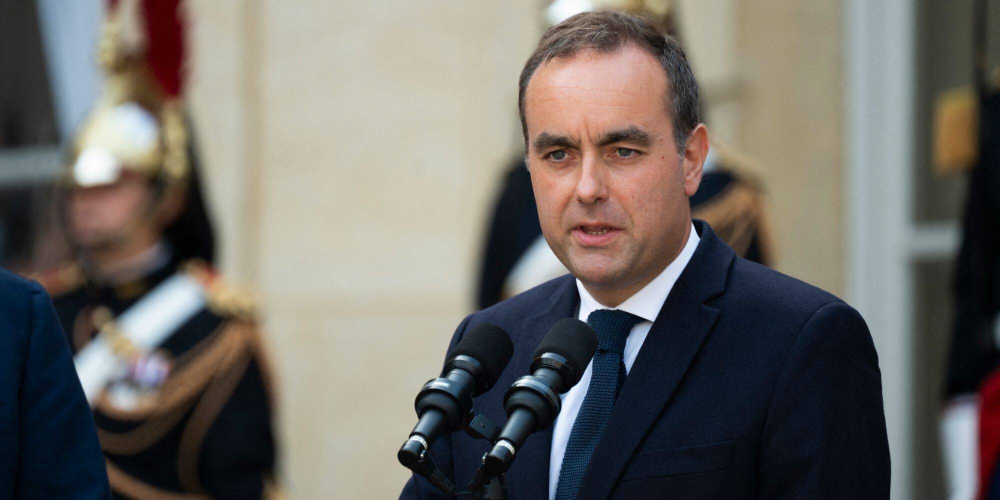 Photo d’un rendez-vous de Lecornu à Matignon