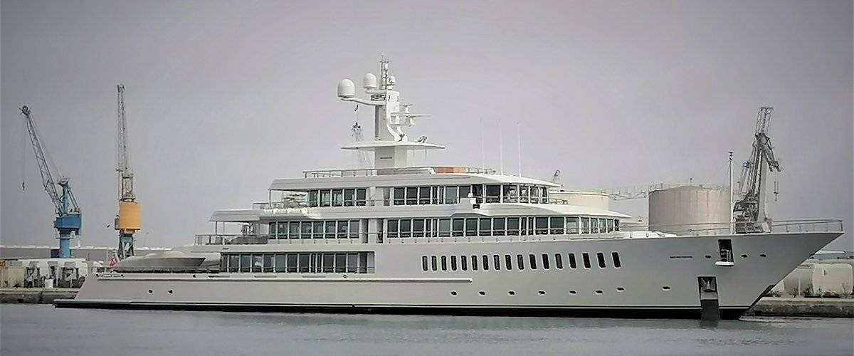 Musashi, yacht d’Ellison, à Sète