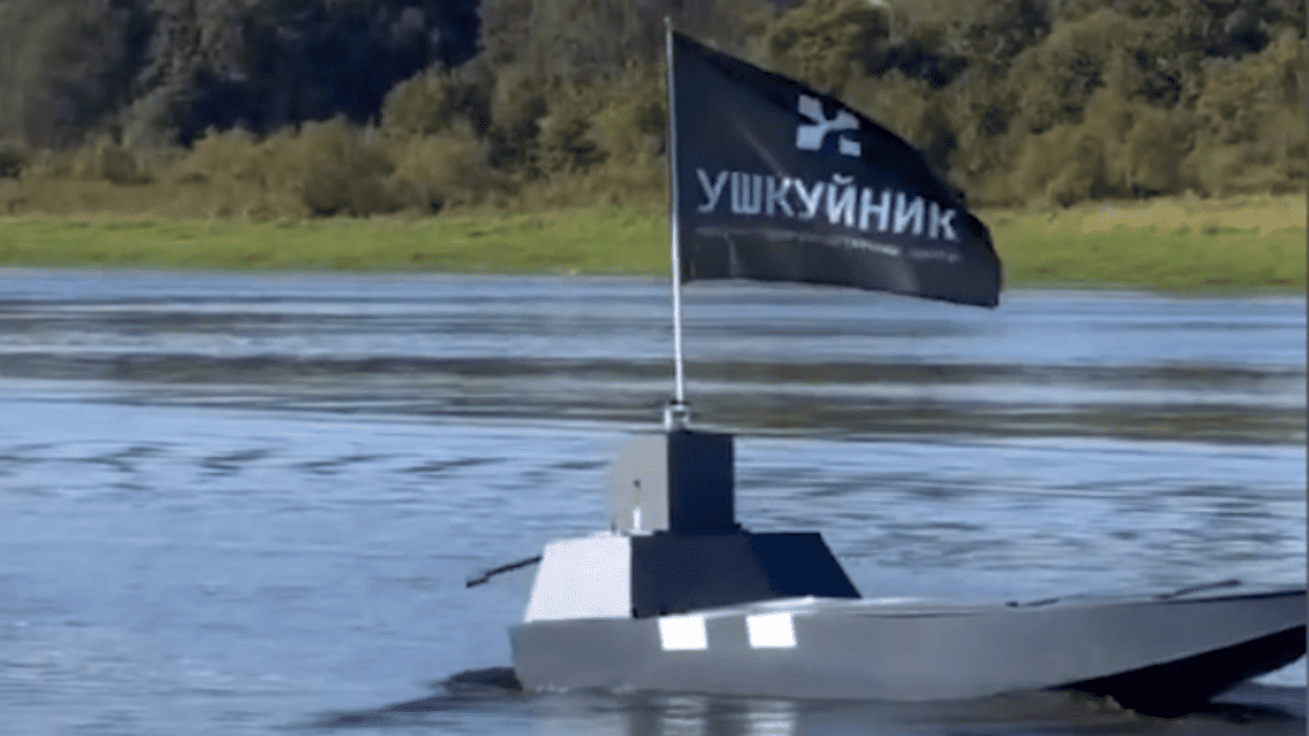 Drone naval russe à fibre optique en mer Noire