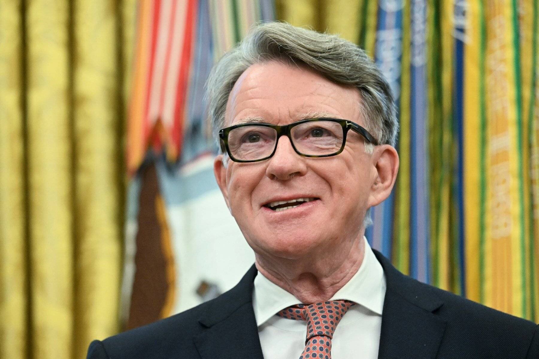 Photo AFP montrant Mandelson et Epstein