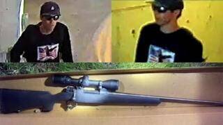 Capture d’écran montrant le suspect descendre du toit du campus et quitter les lieux en véhicule ou à pied