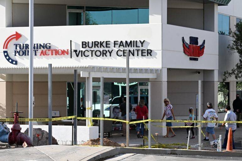 Hommages près du siège de Turning Point USA après la mort de Charlie Kirk