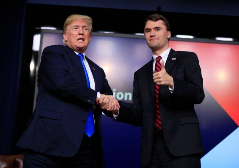Charlie Kirk avec Donald Trump lors d'un forum à la Maison-Blanche en 2018