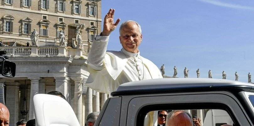 Le pape Léon XIV sur la place Saint-Pierre