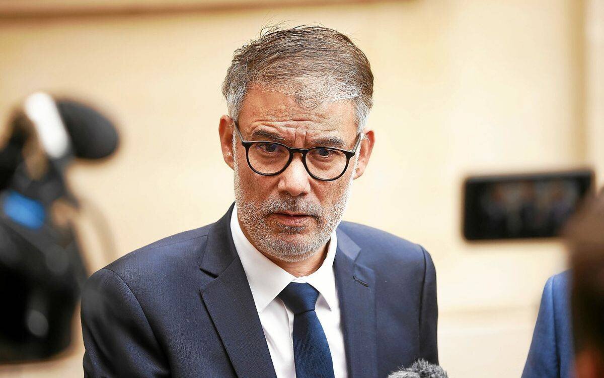 Couverture médiatique des négociations Lecornu PS