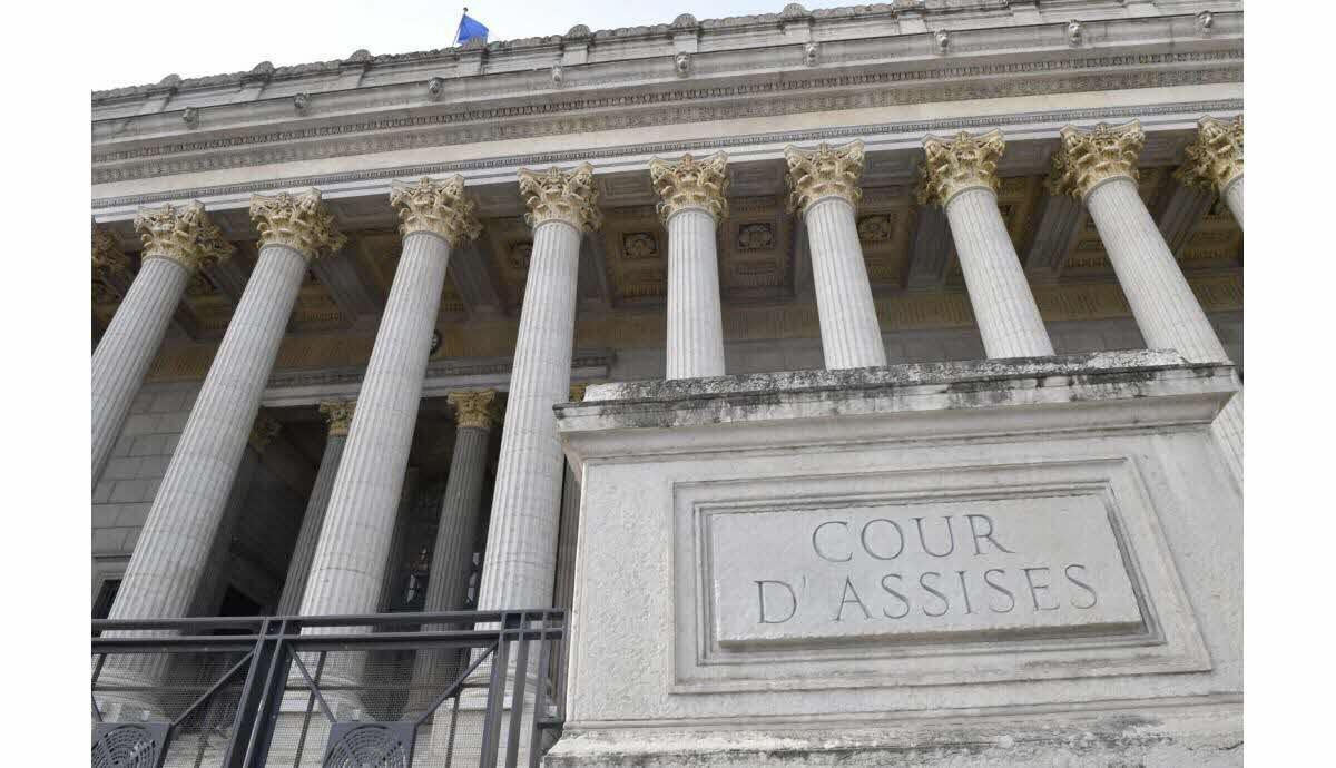 Couple devant la cour d'assises dans le Loiret