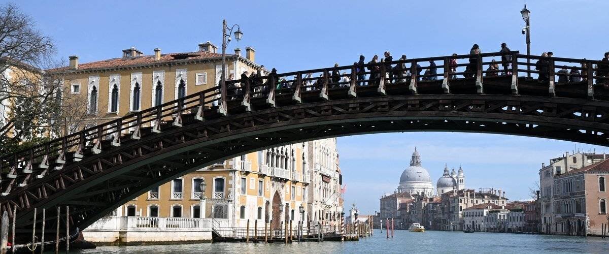 Deux touristes expulsés du Grand Canal à Venise