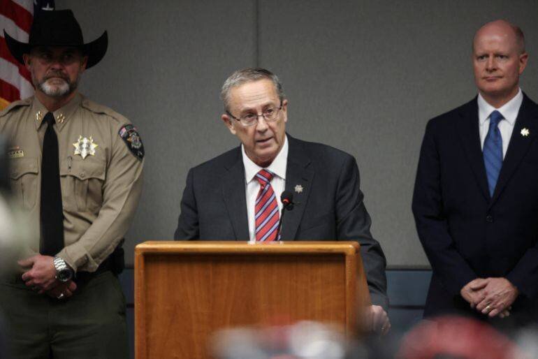Jeffrey S. Gray, procureur du comté de l'Utah, lors d'une conférence de presse