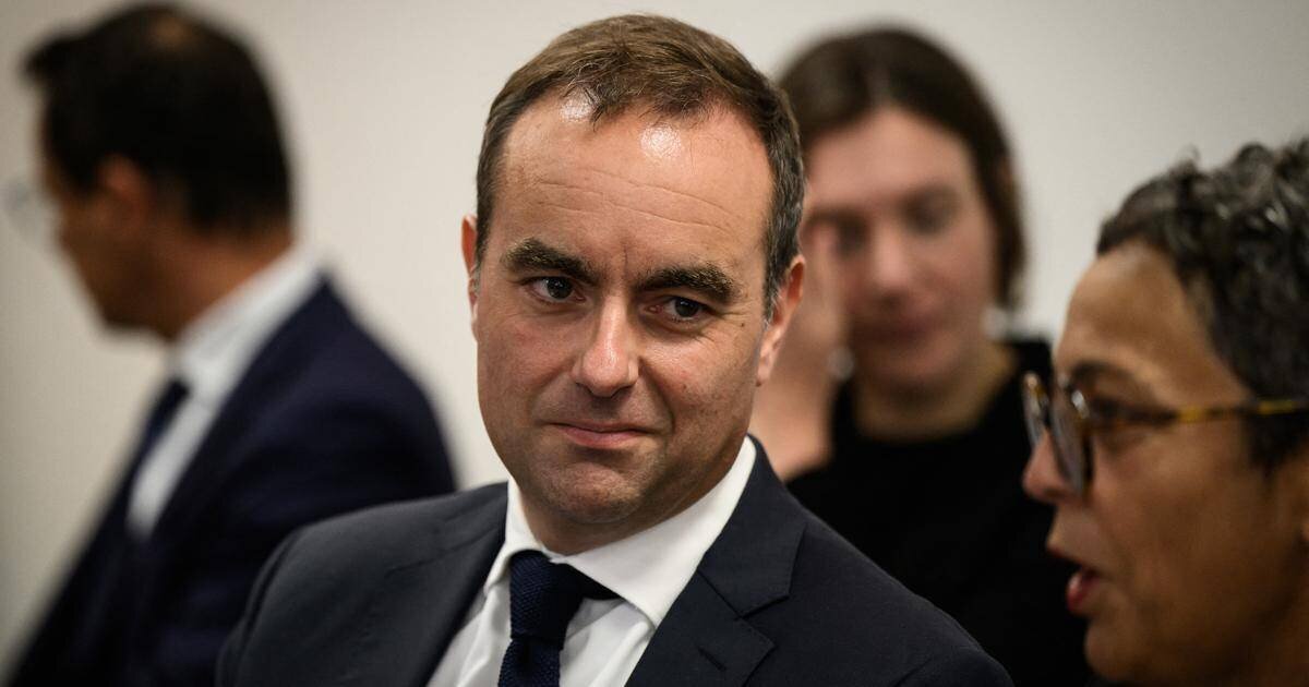 Premier ministre Lecornu entouré de responsables politiques et syndicats