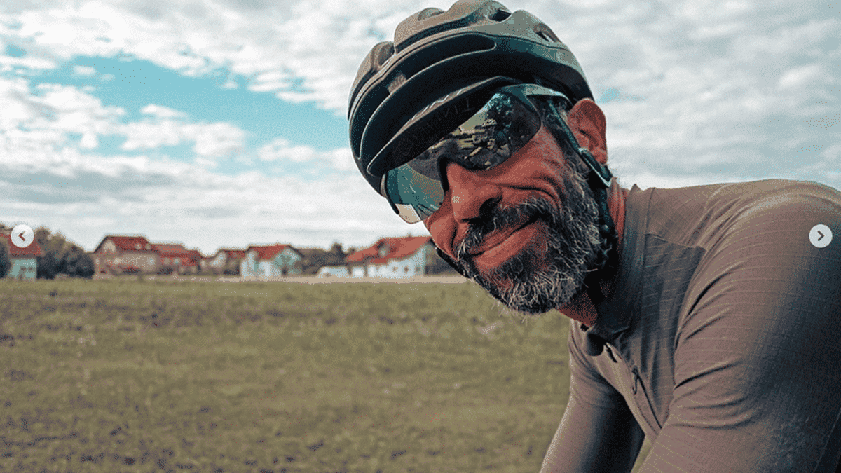 Sofiane Sehili lors d'un voyage à vélo