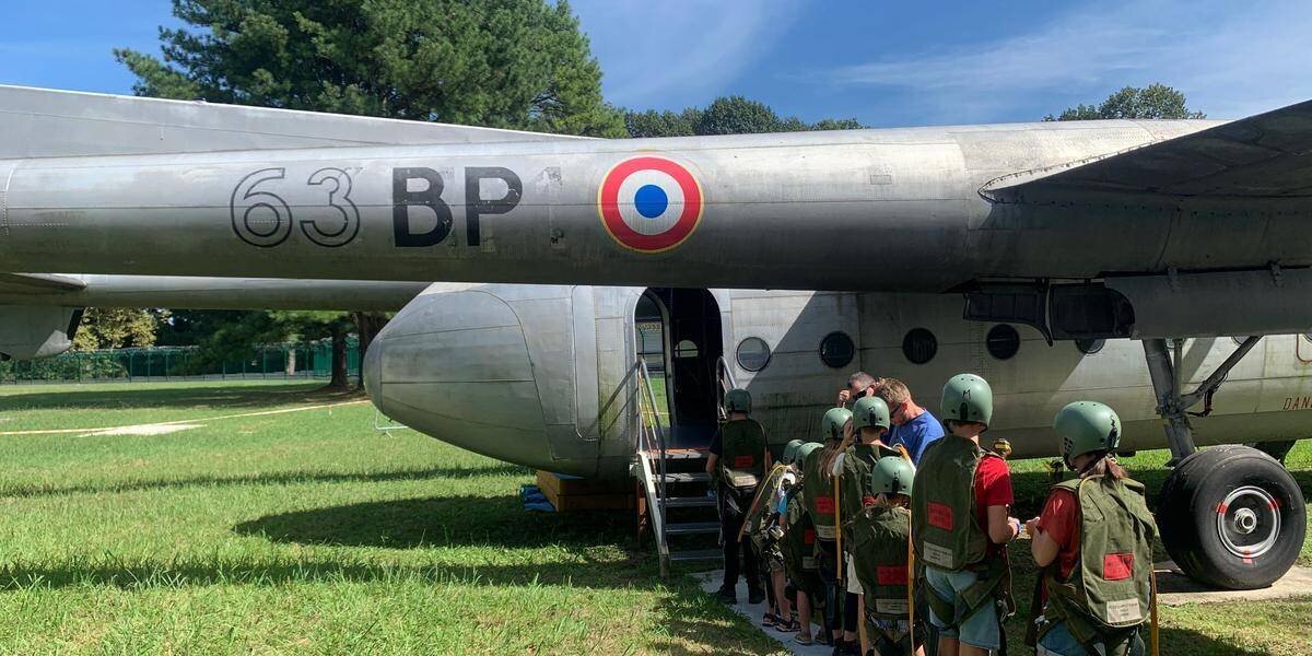 Parachutistes reconstitues au musée des paras