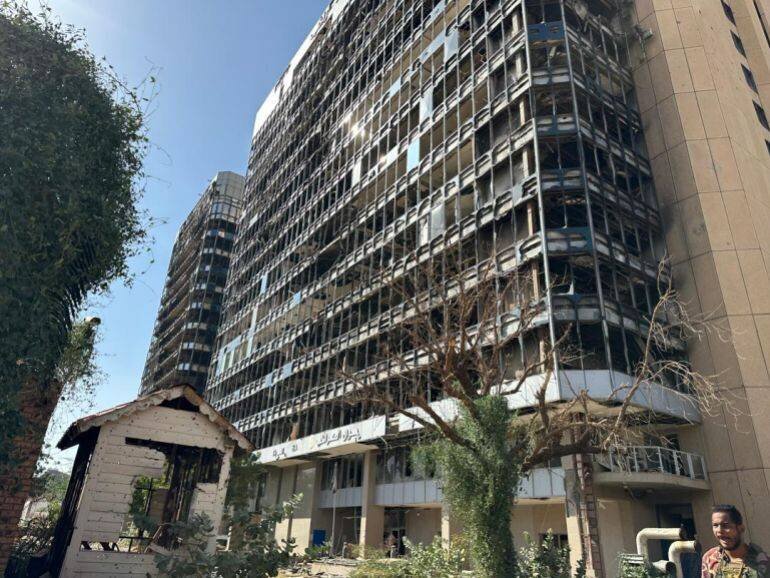Destruction au centre de Khartoum suite aux combats