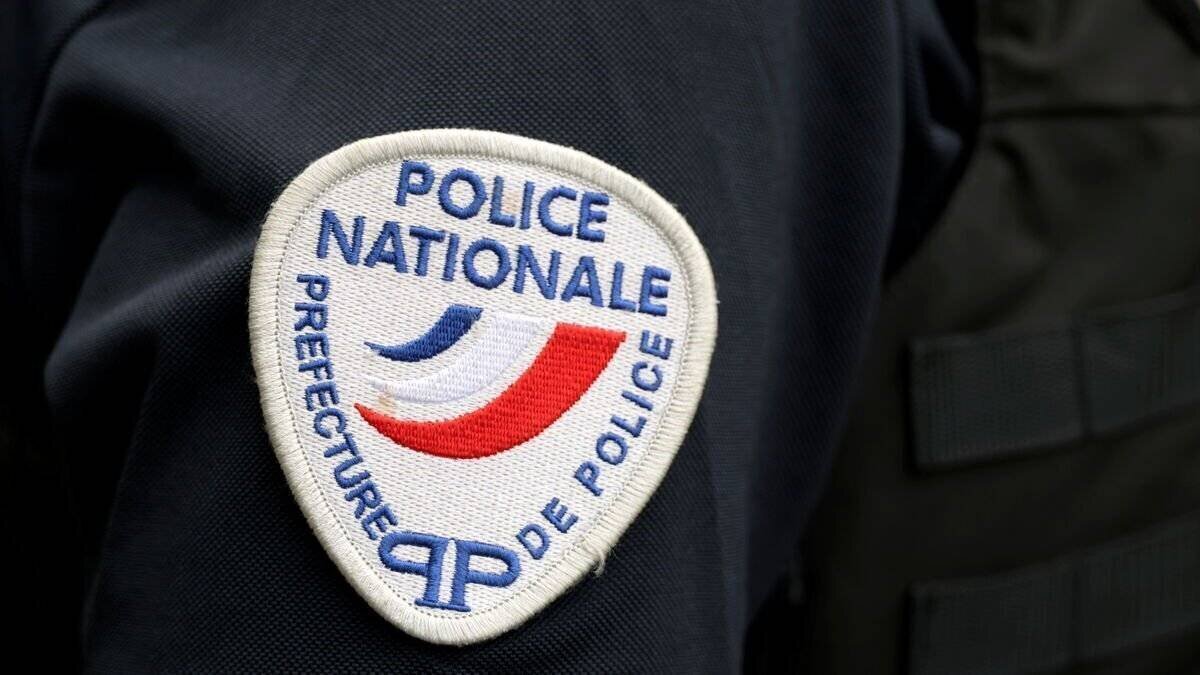 Forcené armé d’une machette près d’une école