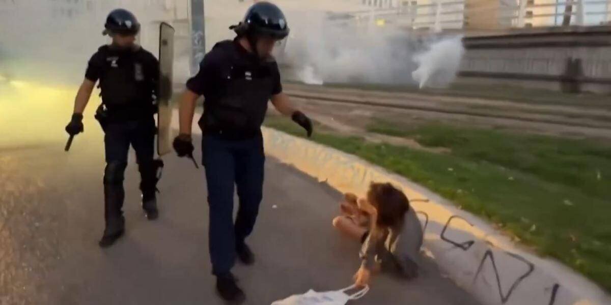 Femme au sol lors d'une intervention policière à Marseille