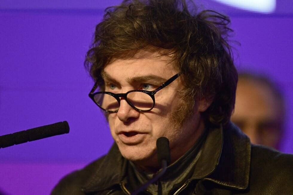Javier Milei s'exprimant après élections provinciales