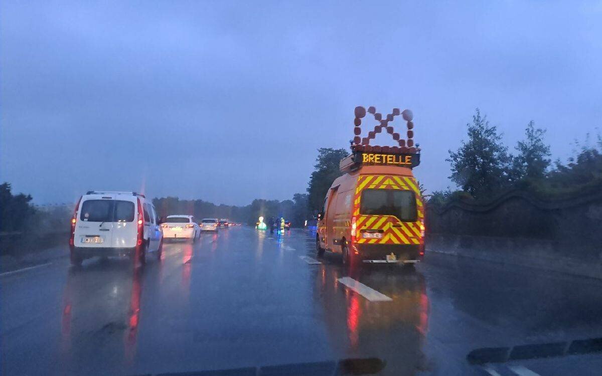 Vue générale des eaux et routes inondées dans les Côtes-d’Armor