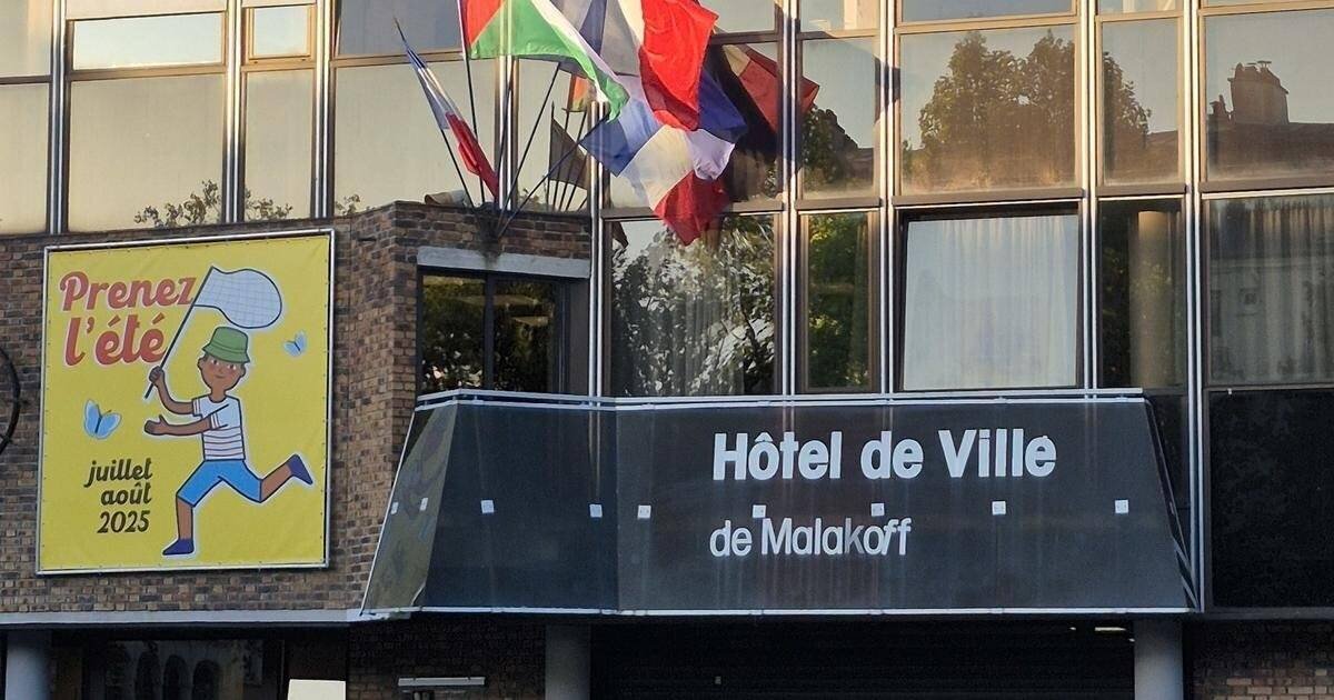 Drapeau palestinien devant une mairie Malakoff
