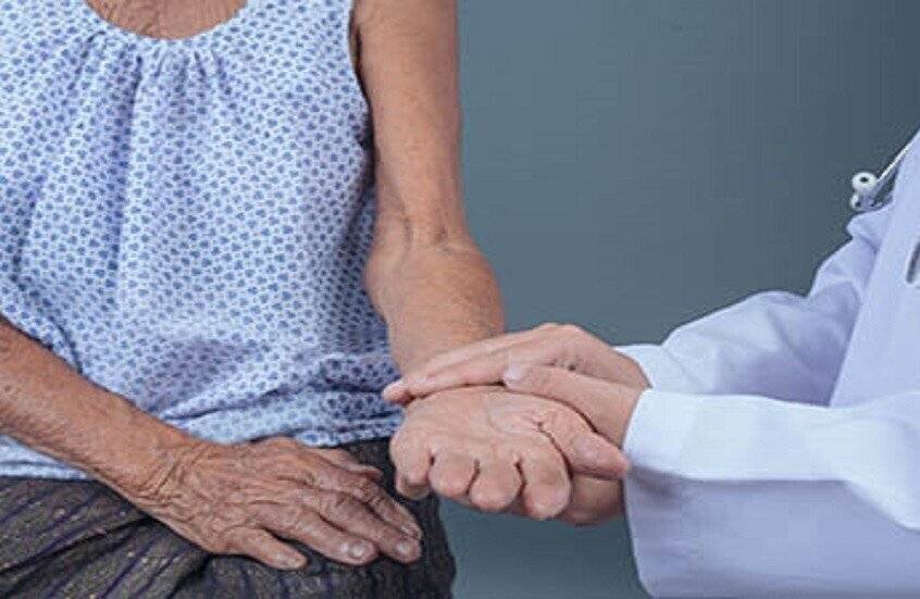 tremblements musculaires visibles chez un patient