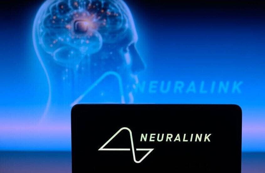 implant Neuralink permettant la communication