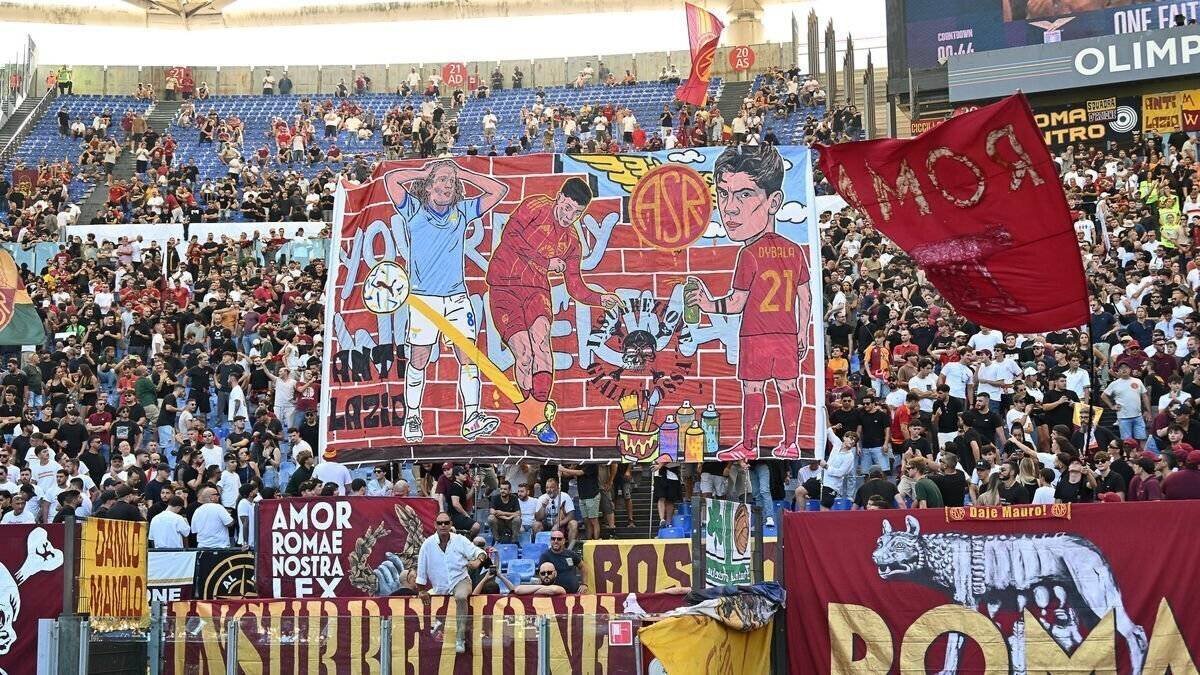 Vue générale des forces de l’ordre et des supporters à Nice