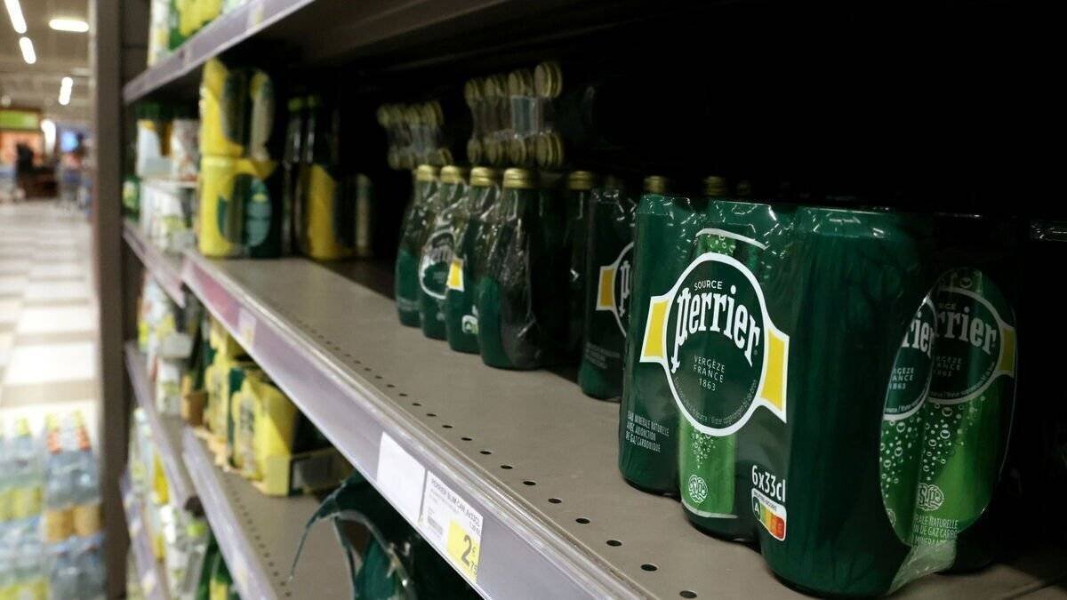 Bouteilles Perrier en rayon dans un supermarché