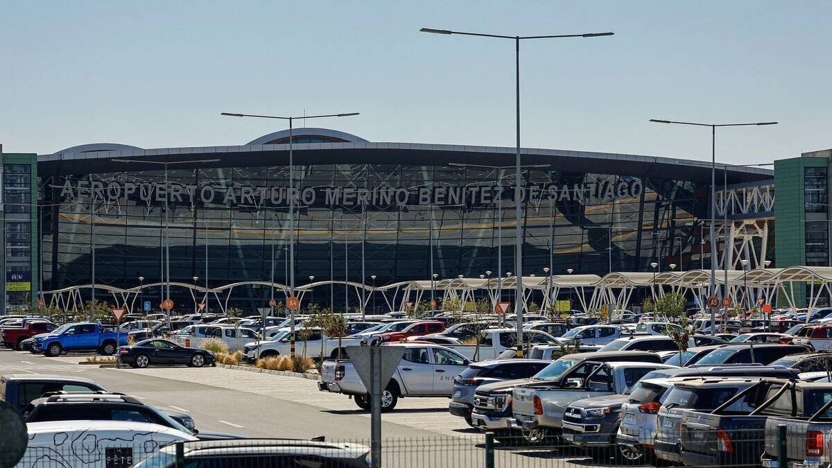 Vue d’un aéroport et d’un chargement médical