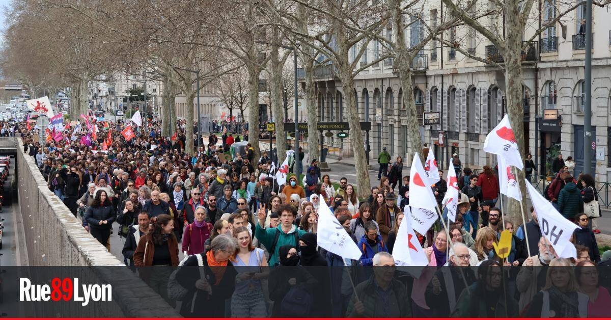 Foule lors d’une marche à Lyon