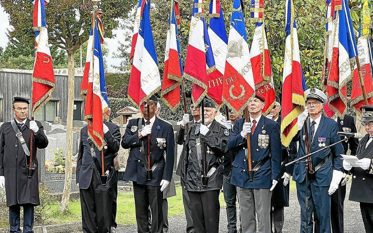 Cérémonie d’hommage à Vannes devant le cimetière Calmont