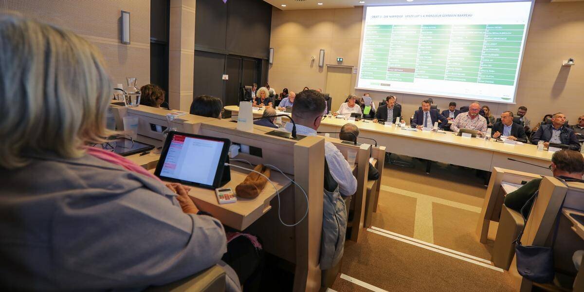 Vue générale du débat urbanisme à Saint-Paul-lès-Dax