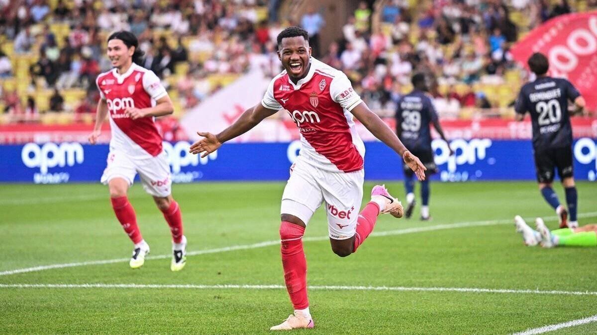 Monaco et Lorient sur le terrain à Lorient