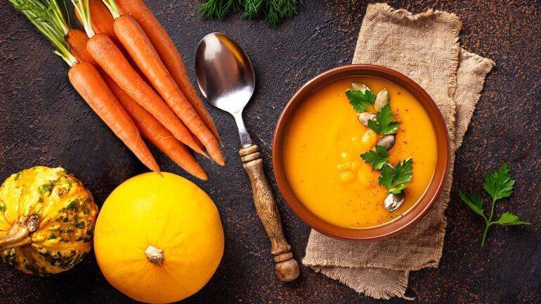 Carottes, potiron, chou et radis blanc en automne