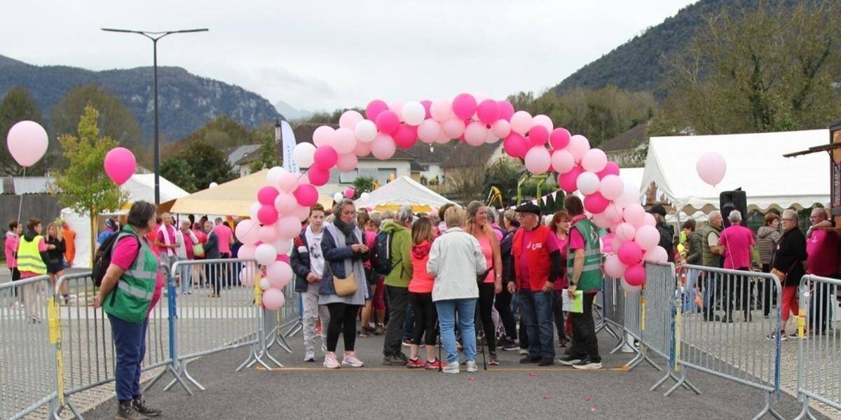 Manifestation Octobre Rose à Arudy dans le Béarn