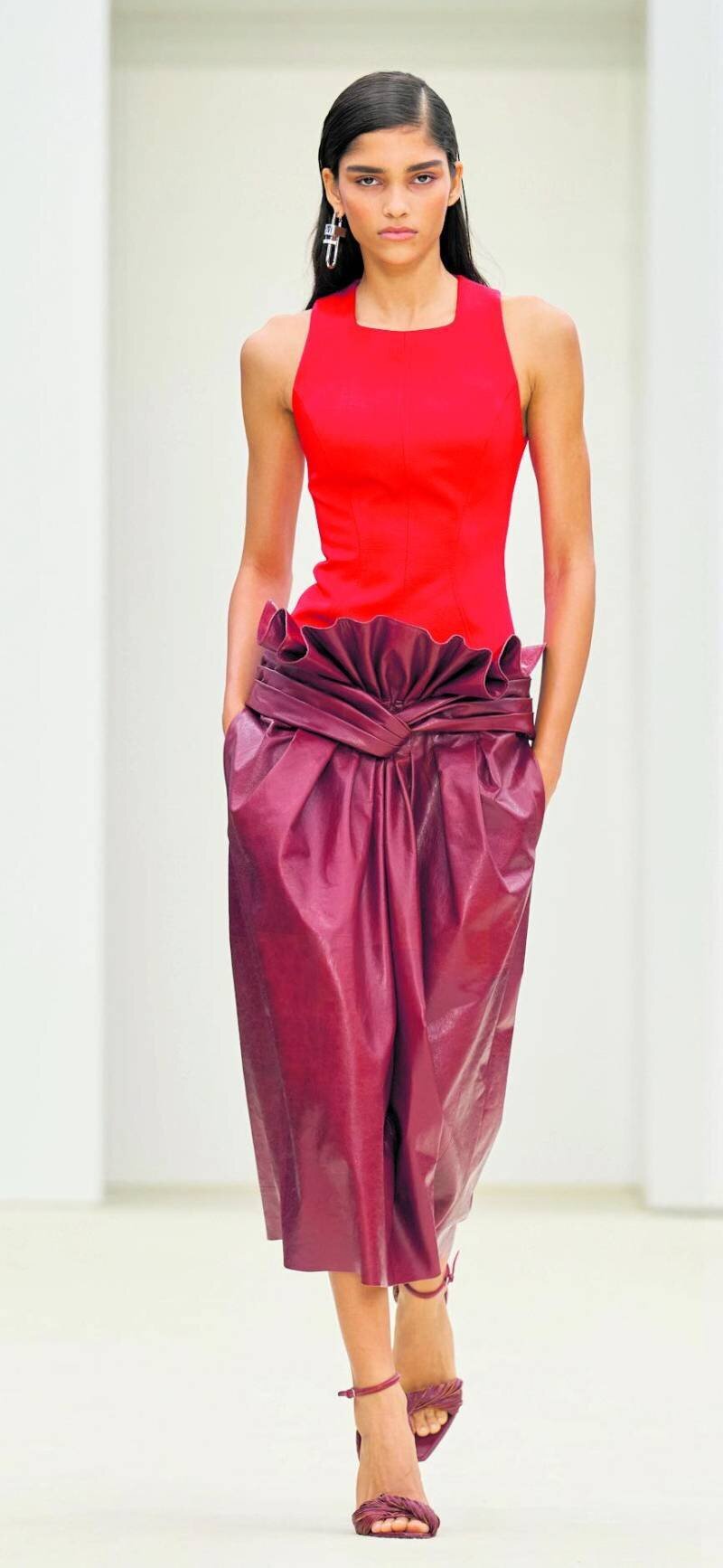 Défilé de la mode italienne minimaliste à Milan