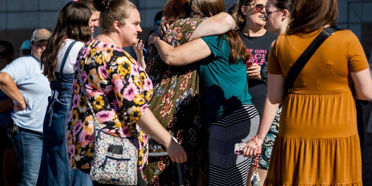 Périmètre de l'enquête autour de l'église après l'incident